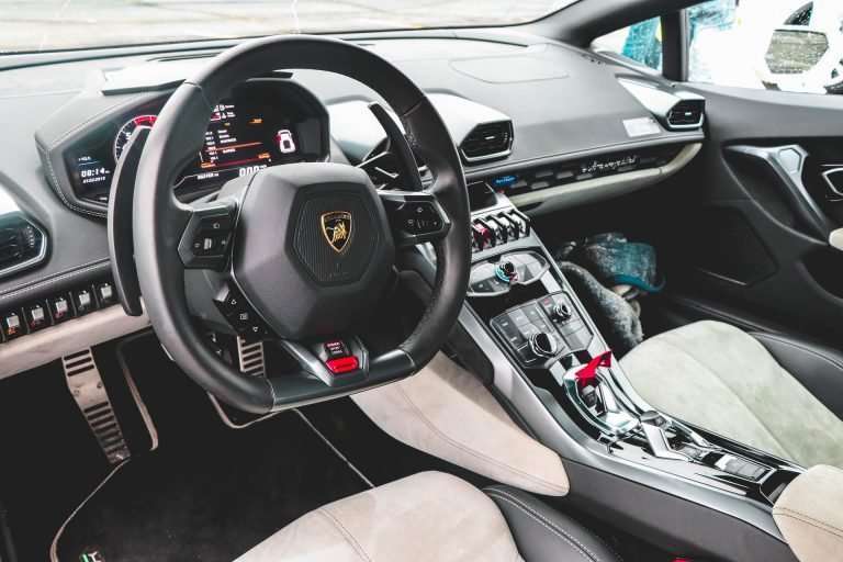 Real Estate Luxury Leaders - pexels charles kettor 1005162
