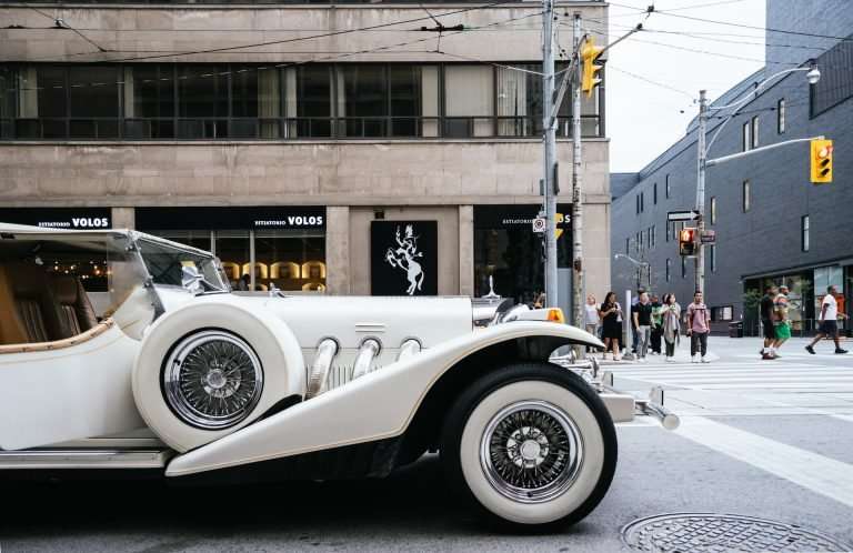 Real Estate Luxury Leaders - pexels scott webb 174752